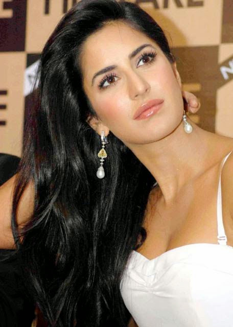 Hot And Sexy Katrina Kaif Photos Wallpapers Pics Images hot images