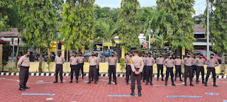 Beri Arahan Kepada Anggotanya, Kasat Sabhara Polres Enrekang Ambil Alih Apel Satker