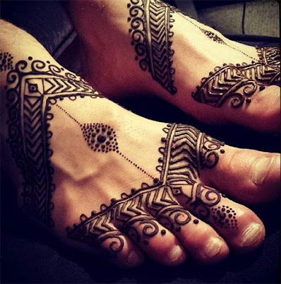 Desain Motif Henna  di  Kaki  Untuk  Pernikahan Contoh 