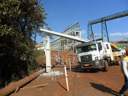 Quebra de poste nas áreas de mineração