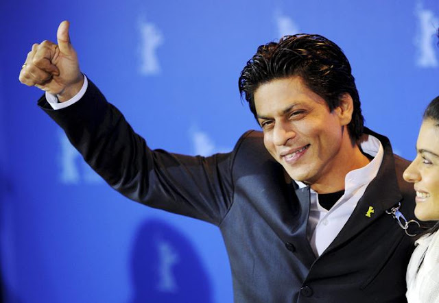 Shahrukh Khan Smiling Wallpaper