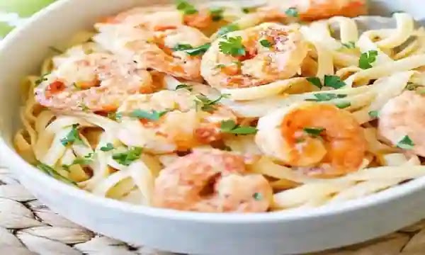 How to make pasta with shrimp in white sauce