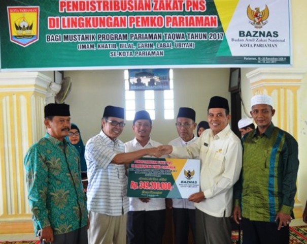 Sebanyak 1.164 Orang Imam, Khatib, Garin, Labai dan Ubiyah di Kota Pariaman, Terima  Zakat dari BAZNAS 