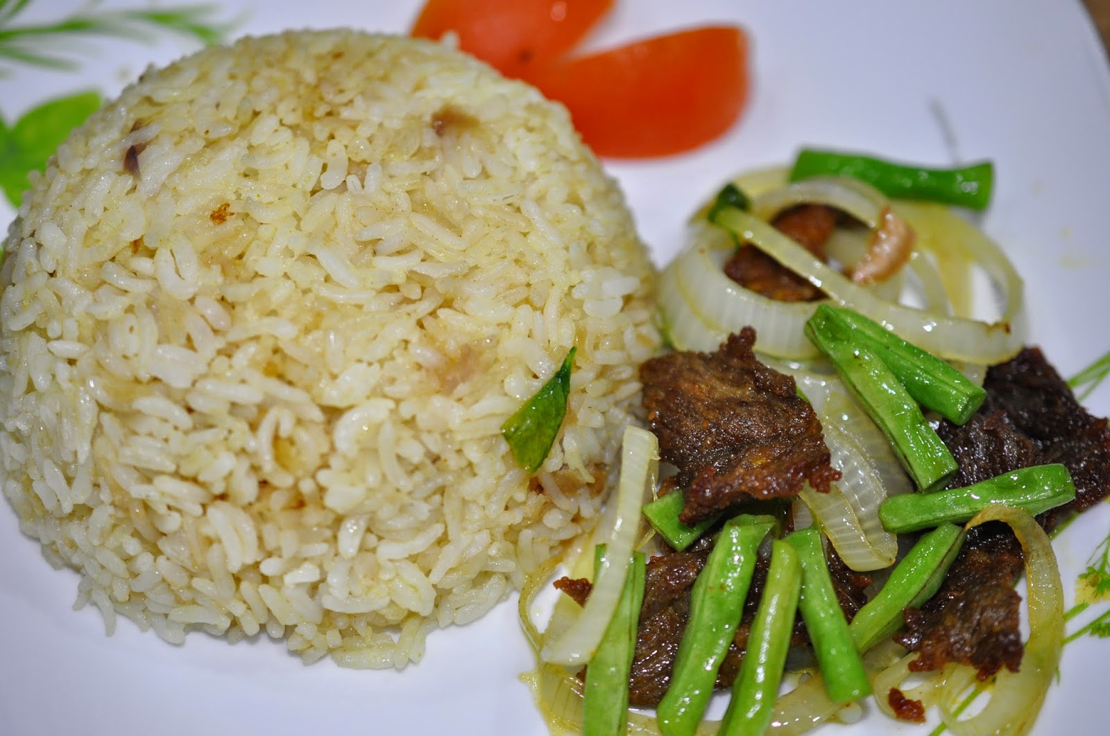 Ruzita's Kitchen: NASI GORENG DAGING KUNYIT