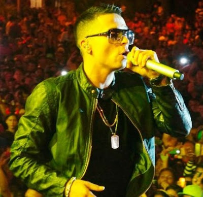 Foto de Reykon en el escenario