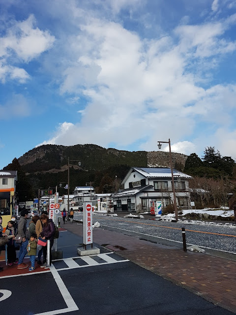 hakone-machi port bus stop