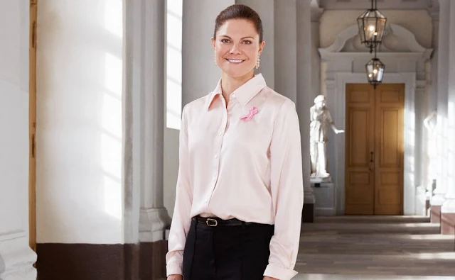 Crown Princess Victoria wore a Jill light pink silk blouse by VesnaW. Ulrika Arehed Kagstrom and Malin Sund