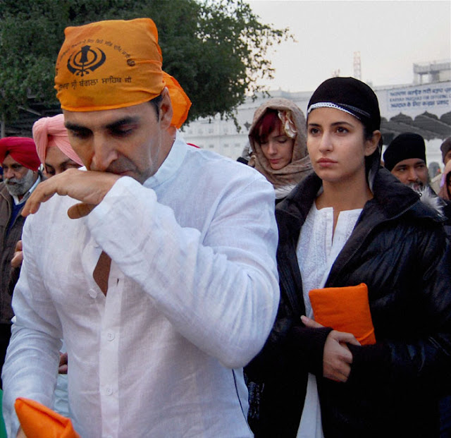 Akshay Kumar and Katrina Kaif at Golden Temple, Punjab