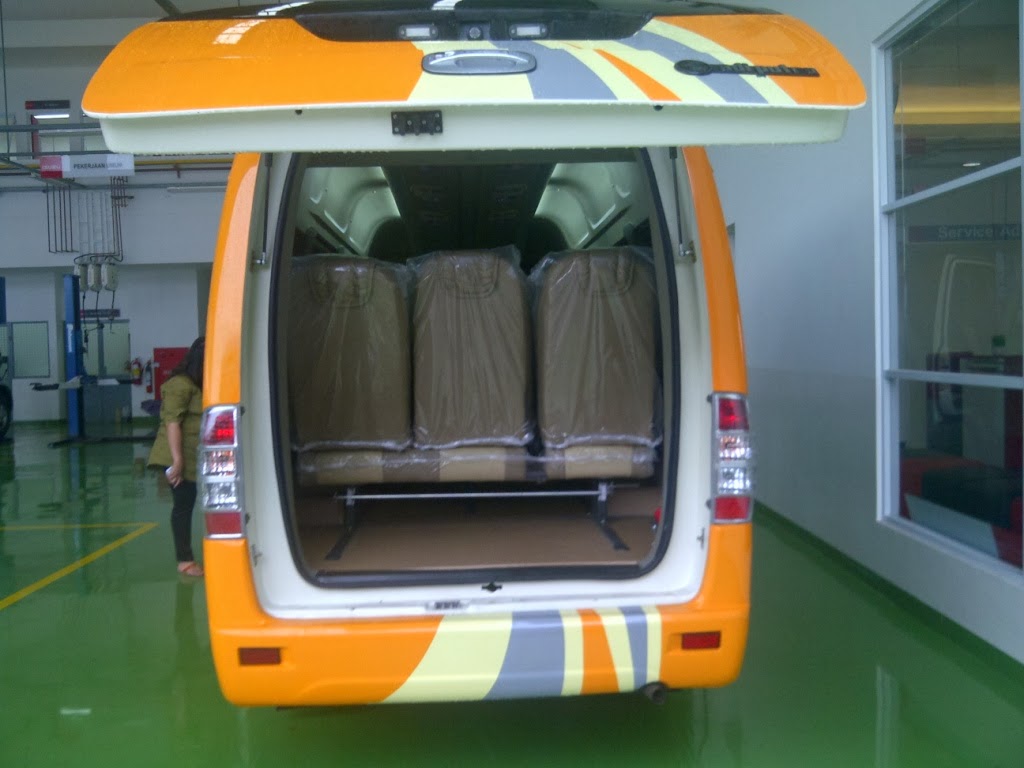 ISUZU ELF MIKROBUS Karoseri ADIPUTRO Isuzu Elf Microbus Cikarang