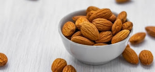 Kacang almond bernutrisi tinggi penting untuk otak