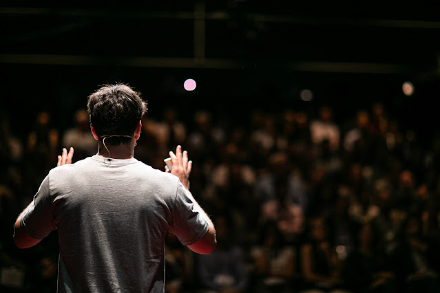 What Are the Traits of Successful Motivational Speakers?