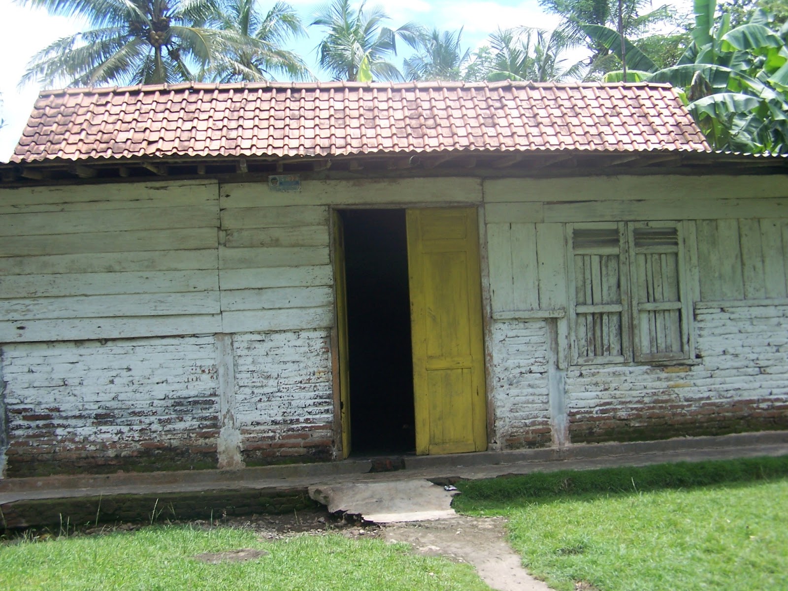 Contoh RTLH (Rumah Tidak Layak Huni)  Yuk Kerja