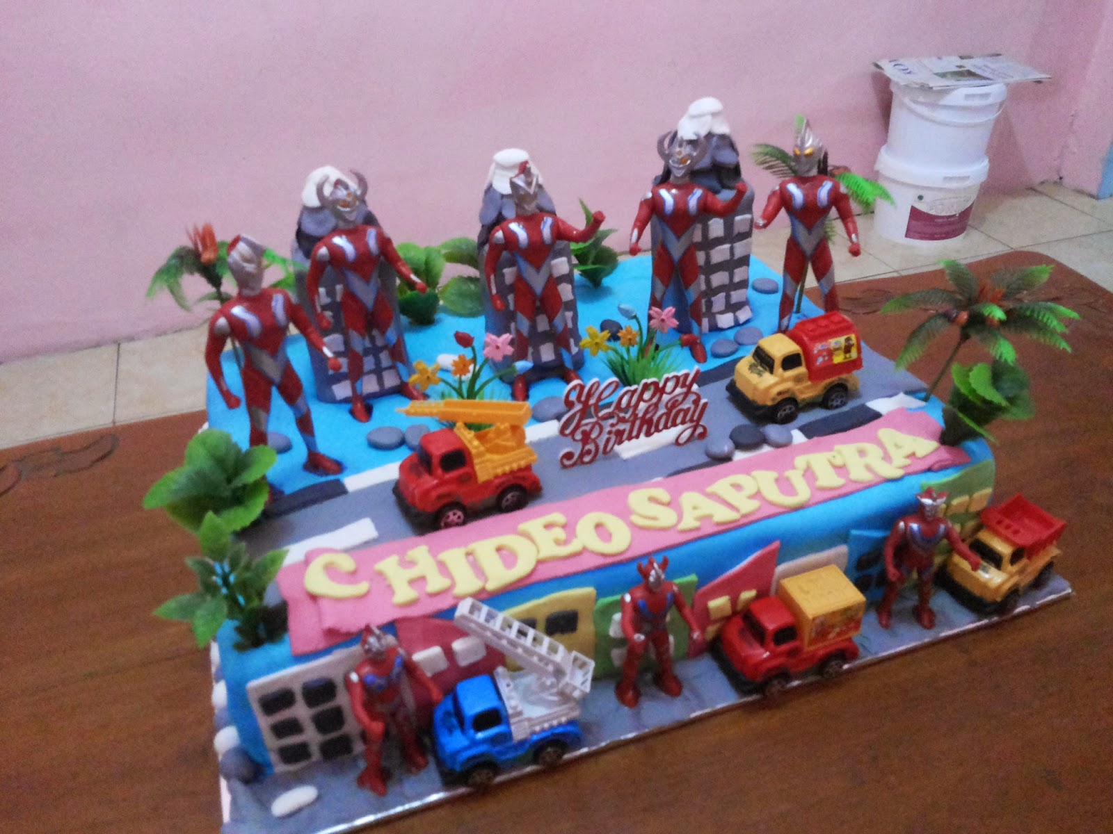 SAGITARIUS CAKE SHOP KUE ULANG TAHUN ULTRAMAN