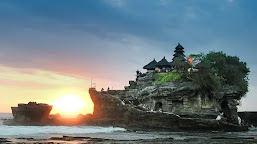 
20 Destinasi Wisata Menakjubkan di Indonesia yang Wajib Dikunjungi

