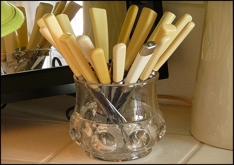 Bakelite knives 006 (800x600)