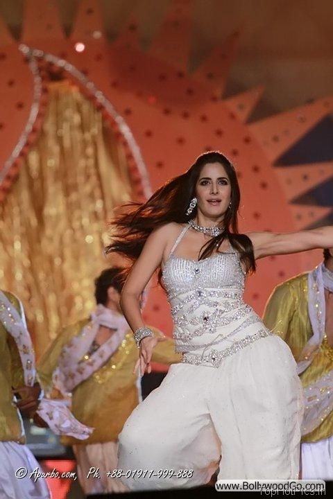 Katrina Kaif Hot Dancing Pics on Stage 2