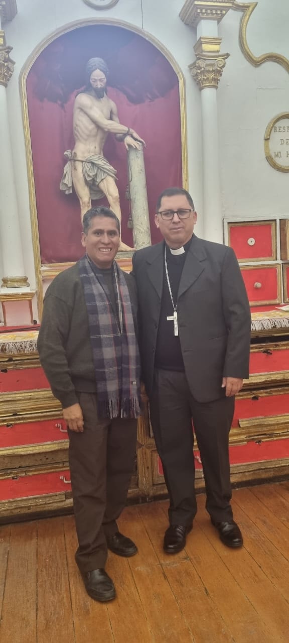 Grüße und Segen an alle meine Brüder in Christus in Europa bis Australien. Dank Ihrer Spenden kann ich die mir von Gott anvertraute Mission im Norden von Potosí - Bolivien erfüllen.