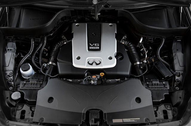 2016 Infiniti QX70 Ultimate Engine