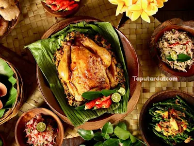 Ayam betutu, kuliner indonesia, Makanan Khas Bali Yang Mendunia, taputardotcom, wisata bali, Bali terkini, Bali viral, Taputardotcom