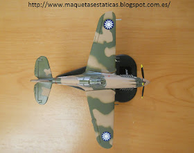 maqueta avión en miniatura marca Italeri escala 1:100 Curtiss P-40 Warhawk Flying Tiger 