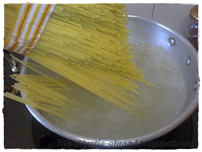 Aku, Kau & Dia: Resepi : Spaghetti Simple (ye ke?)