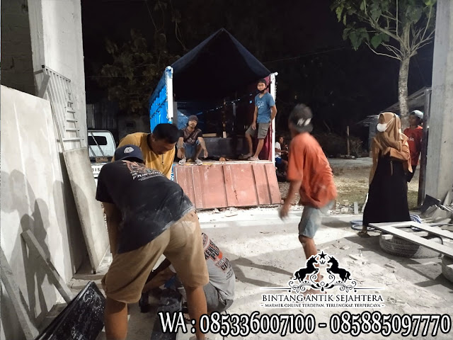 Pemasangan Makam Kristen Minimalis Dengan Batu Granit Hitam