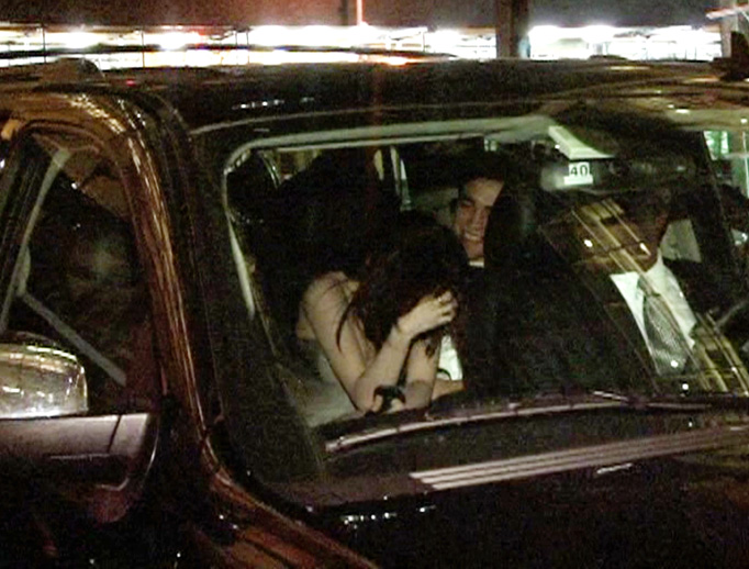 Kristen Stewart Kissing Robert Pattinson In Public. hair robert pattinson kristen