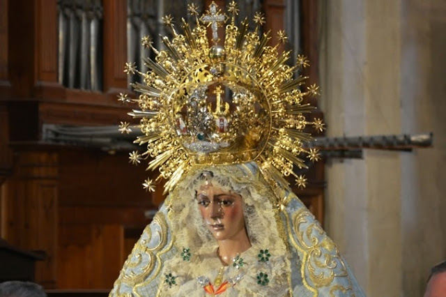 María Stma. Esperanza Macarena - Sevilla