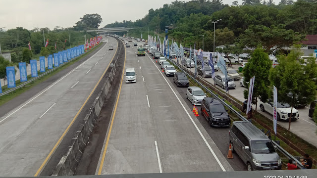 Kendaraan Pemudik Mulai Padati Rest Area KM 456 A