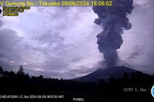 Kembali Erupsi, Gunung Api Ibu Semburkan Abu Vulkanik Setinggi 2000 Meter