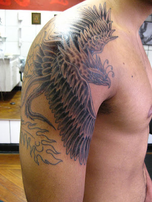 de Tatuagens Fenix Black no Ombro