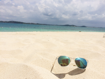 liburan ke Pulau Beralas Pasir