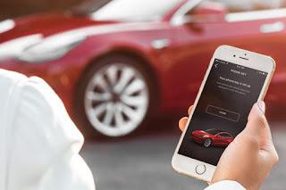 La conectividad también tiene inconvenientes: la app de Tesla se cae y deja a conductores sin poder abrir sus coches