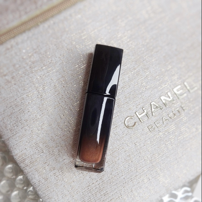 Chanel Holiday 2023 Makeup Collection review, swatches, makeup look