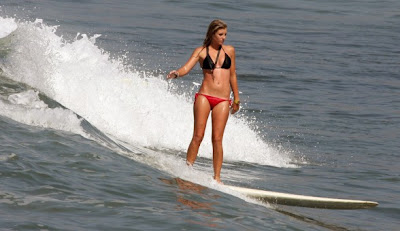 Sexy Surfer Girl Pic