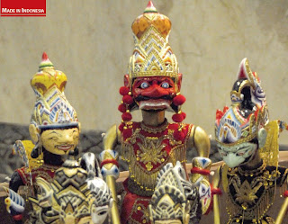 wayang golek wooden handicrafts bandung Indonesia