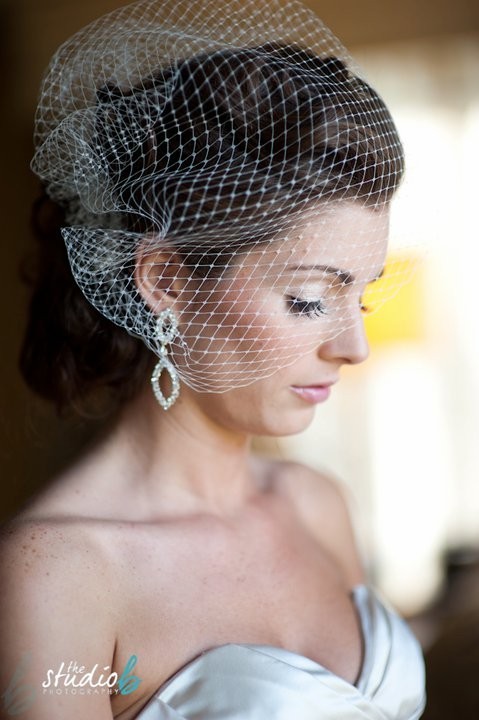 Fascinating Creations full bird cage veil offers some high glamour and 