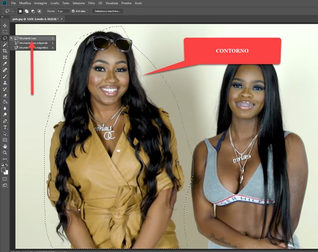 tracciare un contorno con il cursore e lo strumento lazo