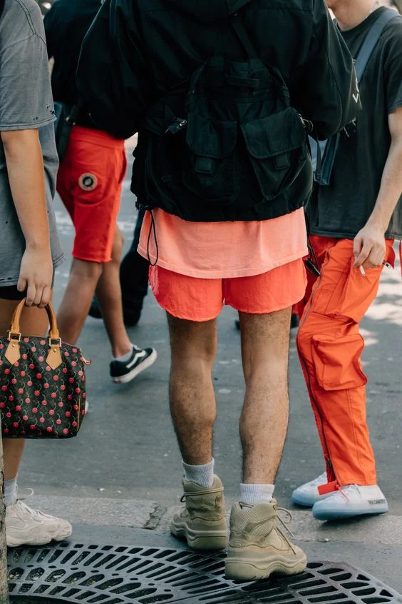 Look Masculino Coral Estiloso Cores Verao 2019