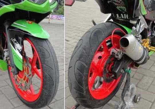 Ban Batlax Lebar Dan Kaki kaki Kekar - Cara Modifikasi Kawasaki Ninja 250 Karburator Biar Tambah Racing dan Kekar Gaya MotoSport Gede