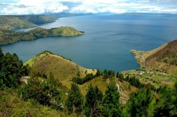 Cerita Danau Toba dalam bahasa Inggris  Hari - Hari Indah