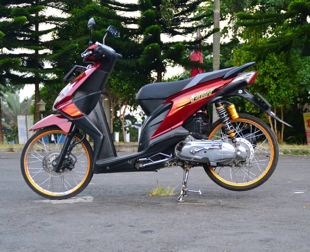 52 Foto Modifikasi Motor  Beat  Thailook Style Velg 17 Terbaik 