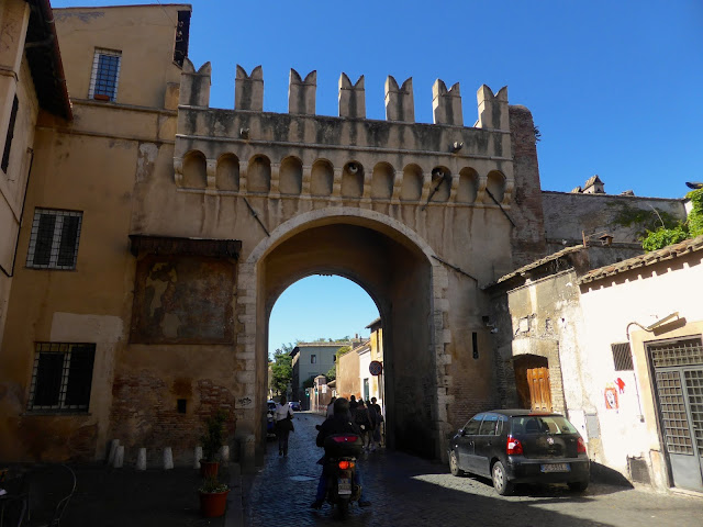 Trastevere-Porta-Settimiana