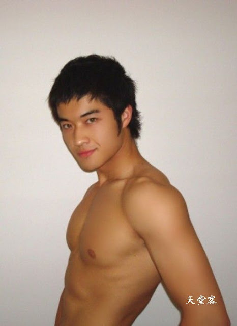 http://gayasiancollection.com/handsome-asian-boy-from-new-zealand/