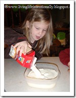 making homemade butter for preschoolers