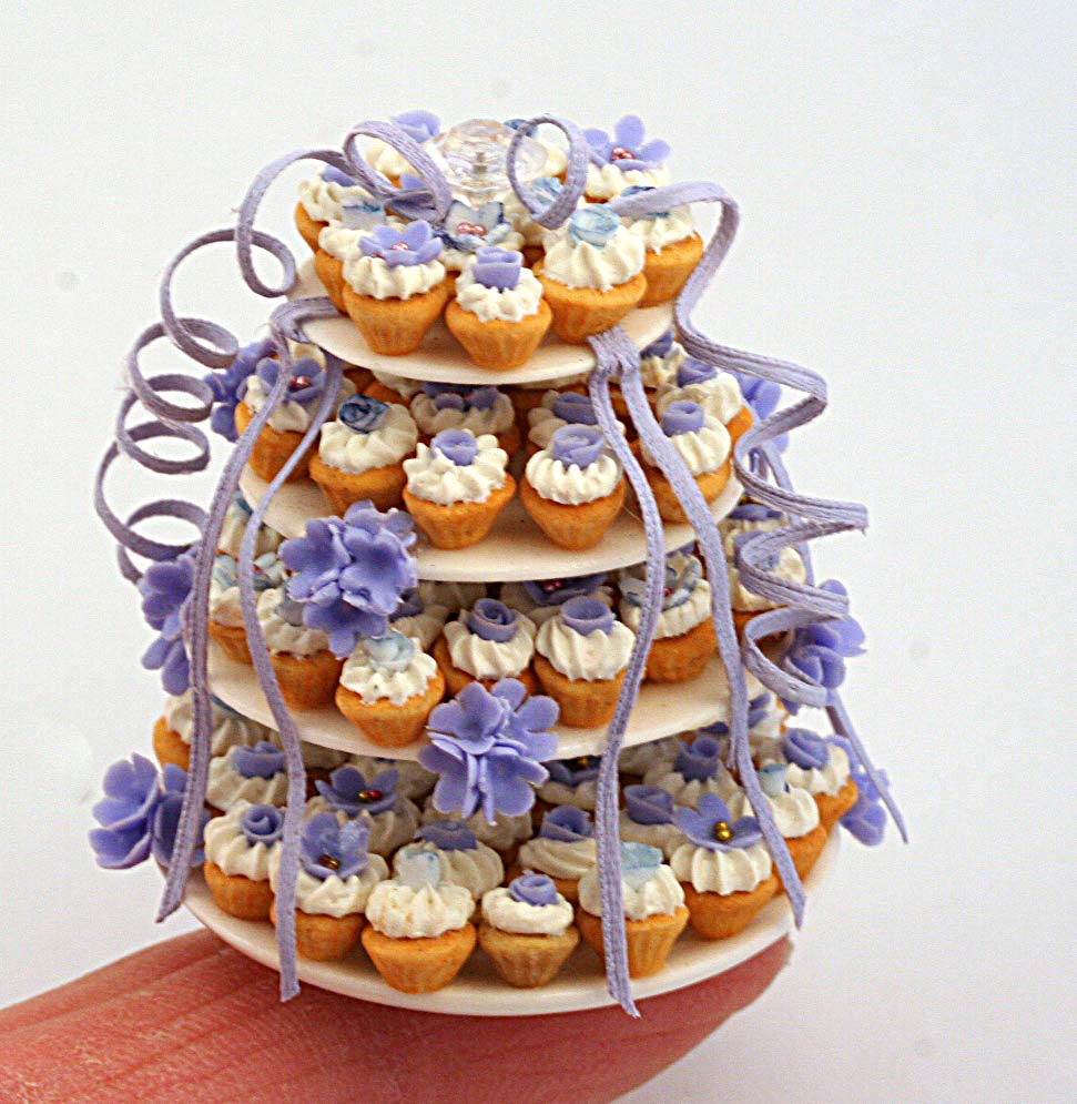 fancy wedding cupcakes