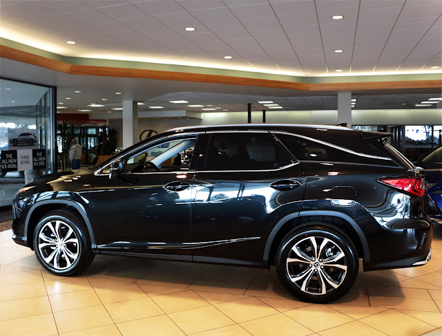 the 2018 Lexus RX L at Stevinson Lexus of Lakewood