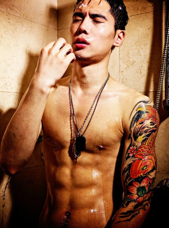 http://gayasiancollection.com/hot-asian-hunks-from-photographer-xie/
