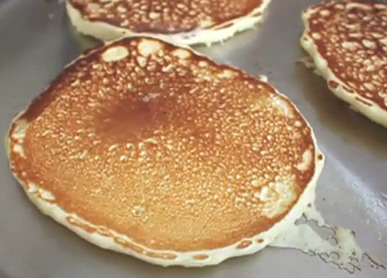PANCAKES make HOW  TO no TO pancakes how baking   BAKE no milk HOW to COOK powder