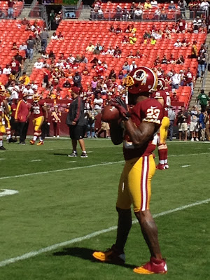 DeAngelo Hall warming up on FedEx Field before kickoff